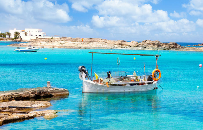 Los miles de visitantes anuales de Formentera quedan enamorados por la belleza de esta isla.